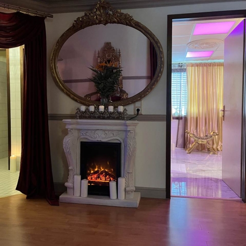 Kinky Hall - Foto 1